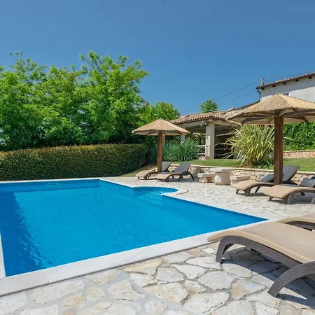 Villa Vally *