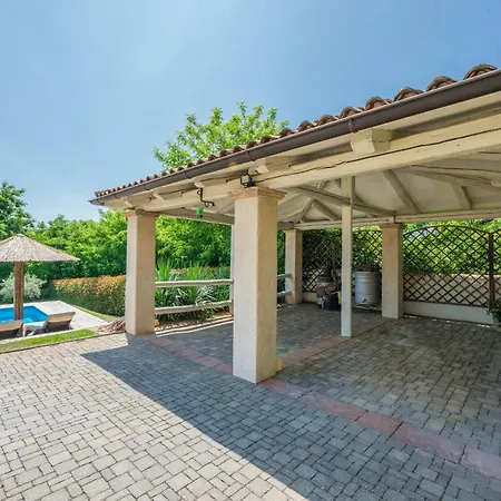 Villa Vally *