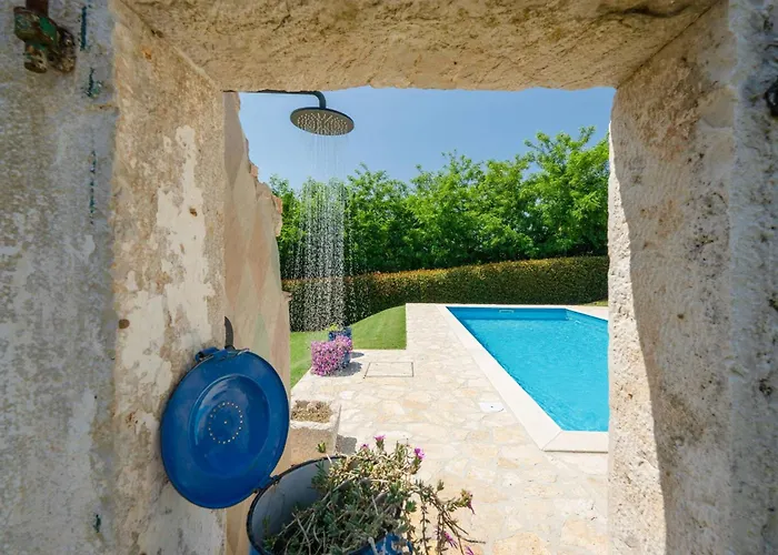 Vally Villa